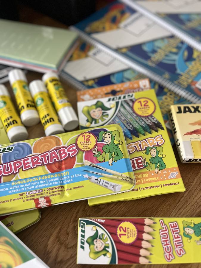 Jolly Schulbedarf Stifte UHU bei Papierfuchs